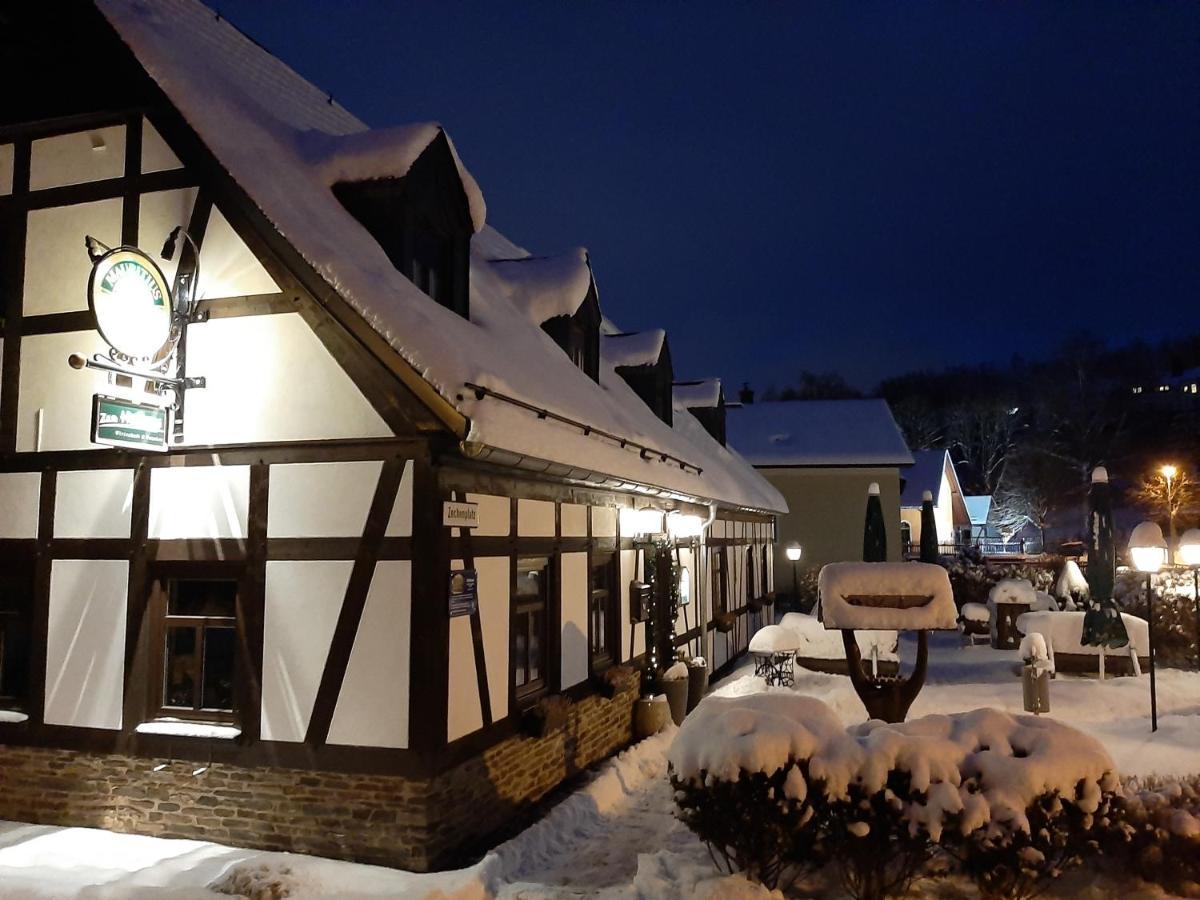 Wirtschaft & Pension Zum Huthaus Schneeberg  Bagian luar foto