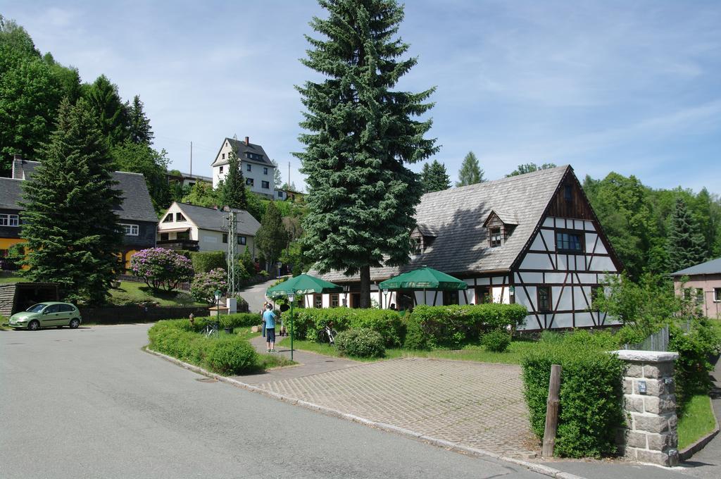 Wirtschaft & Pension Zum Huthaus Schneeberg  Ruang foto